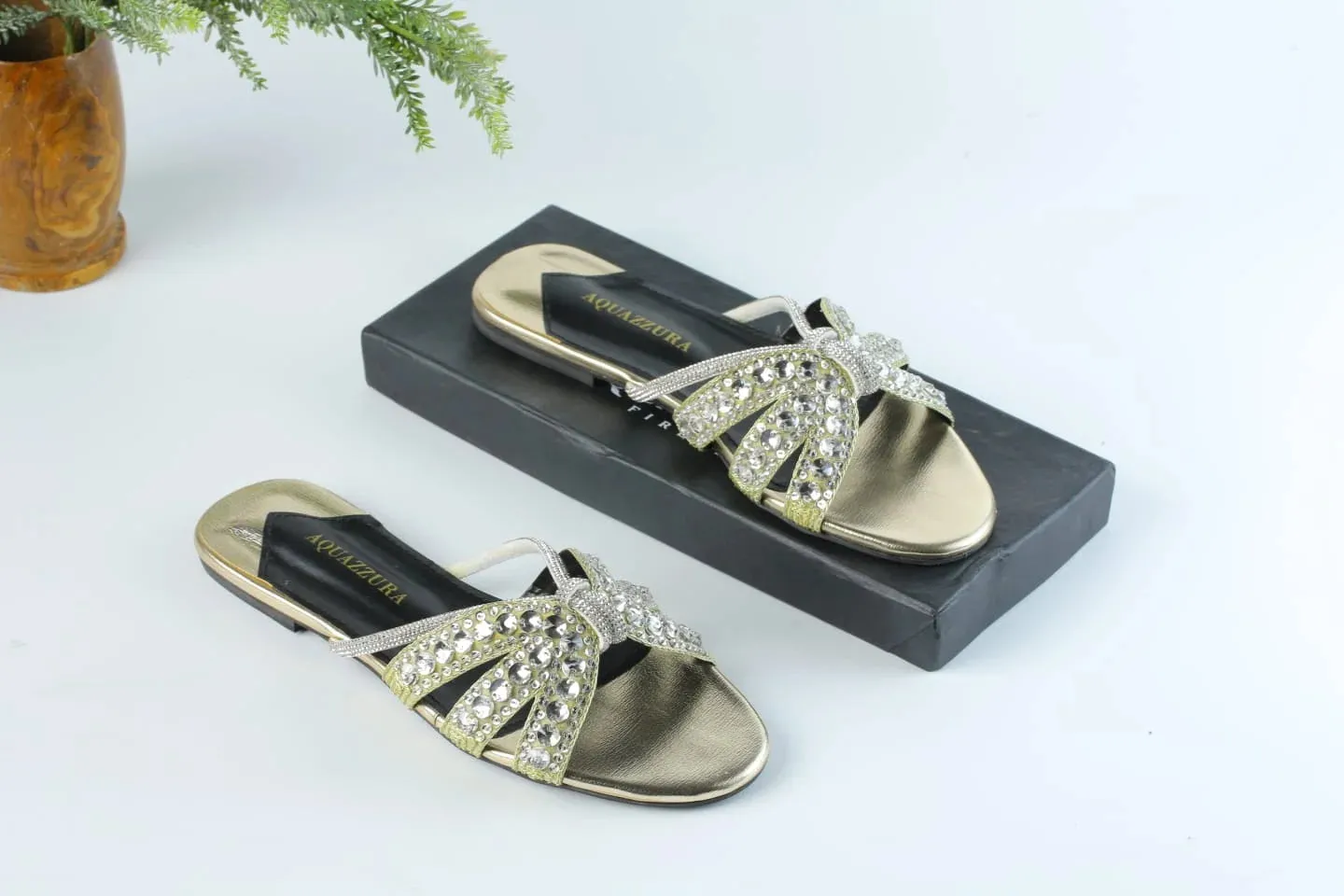 AQUAZZURA EMBROIDERED RHINESTONE FLAT SANDALS - GOLDEN